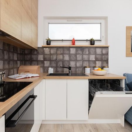 Solvo Apartment With Balcony & Parking Gdansk Przymorze By Noclegi Renters エクステリア 写真